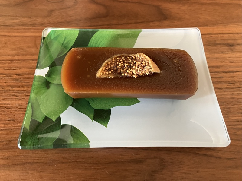 百花園の「生キャラメルの羊羹」を食べてみた